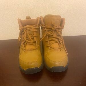 Little kids Nike Manoa